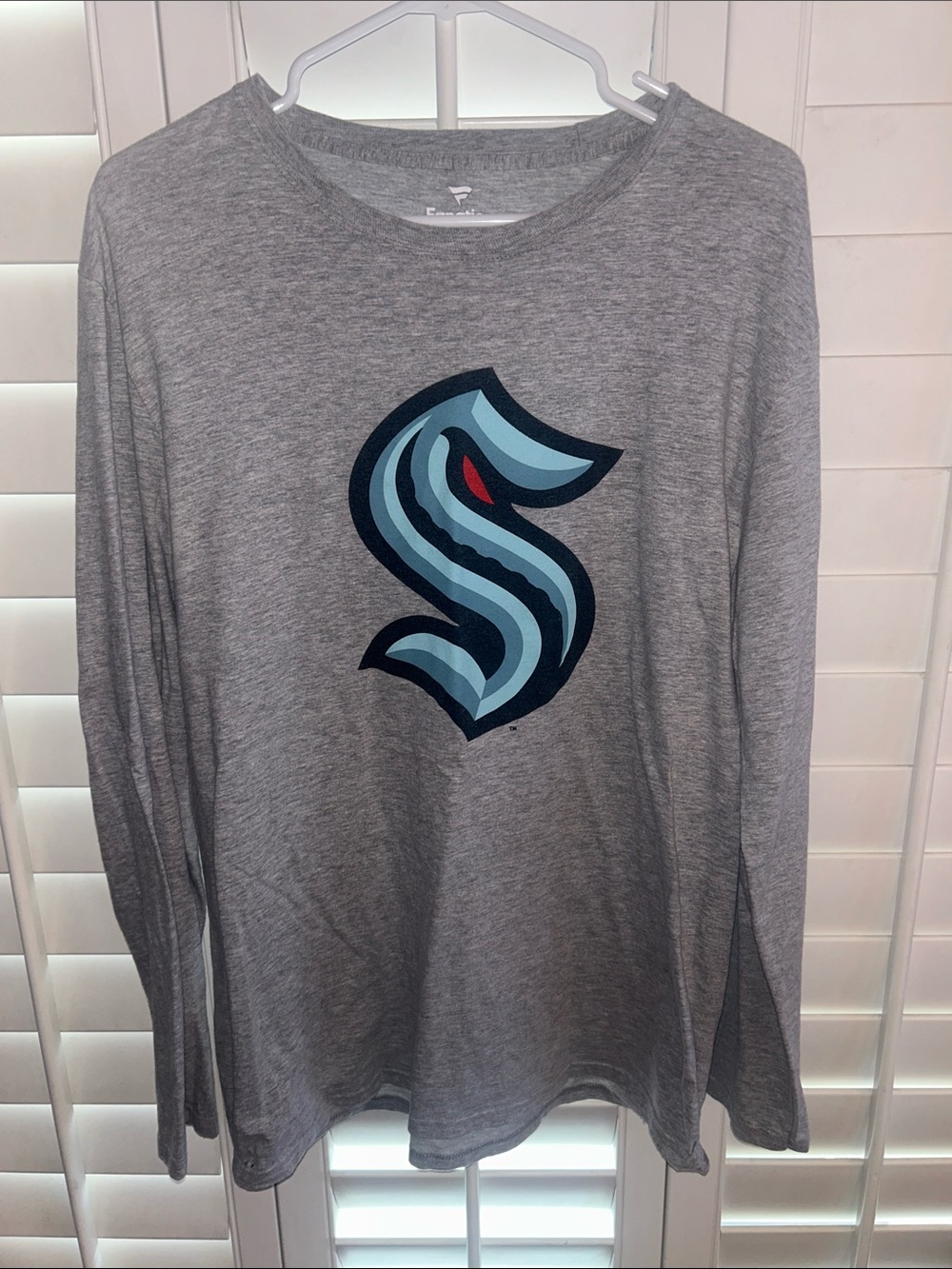 Fanatics Men's Gray Long-Sleeve Tee with Blue Wave S Logo